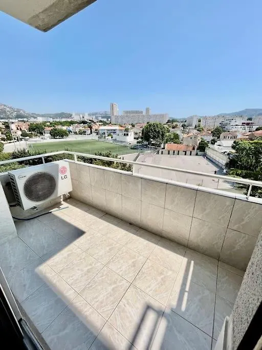 Appartement Paisible Face Au Stade Velodrome Marseille Apartment